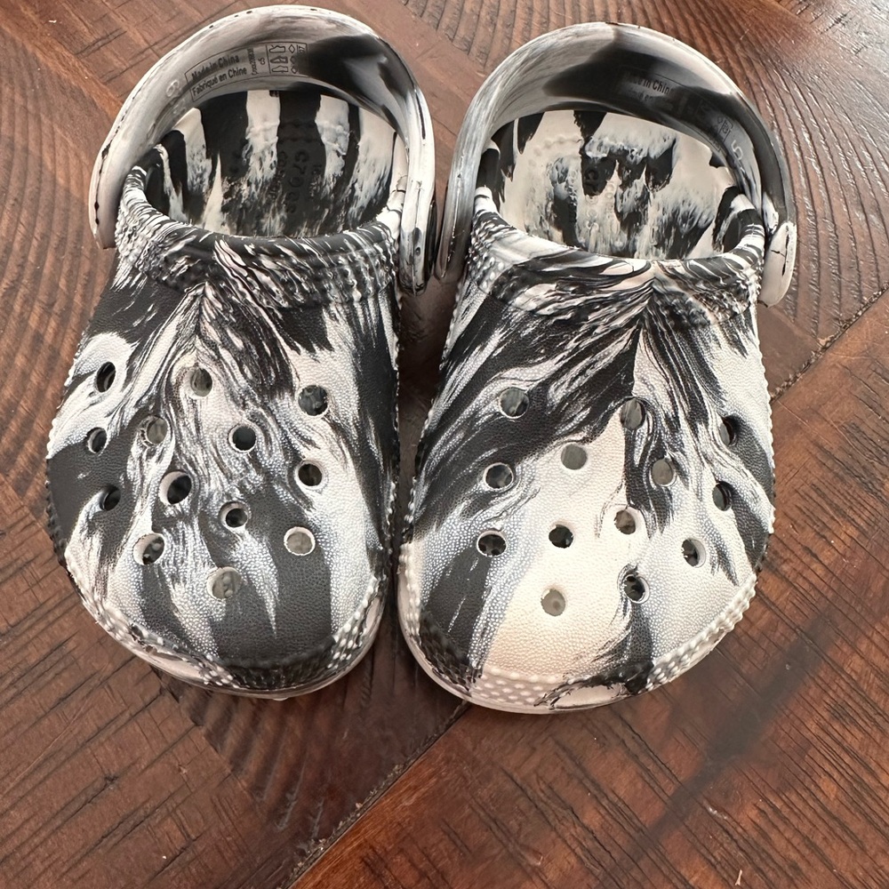CROCS Kids black and white